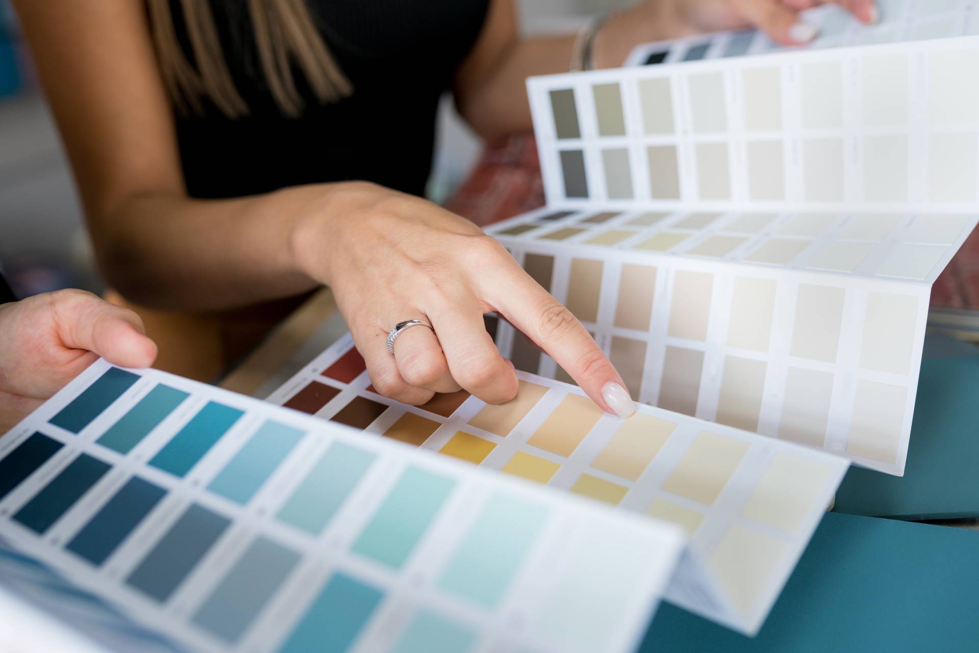 Design Consultation, New Home Window Treatments, Hunter Douglas Free Consultations near Galena, Illinois (IL)
