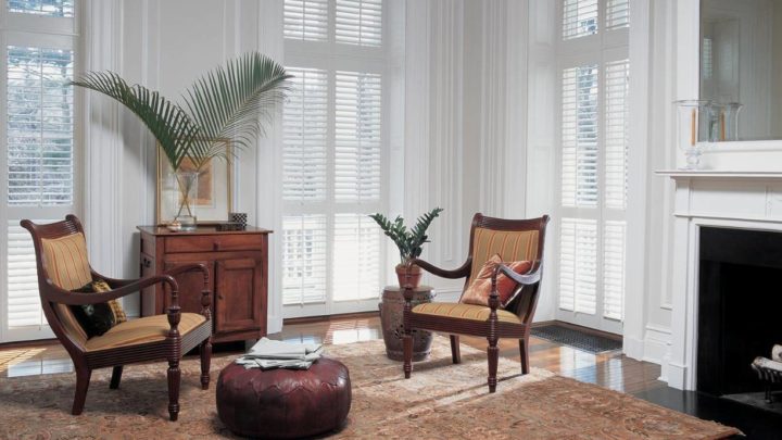 Hunter Douglas Heritance® Hardwood Shutters, Natural shutters, wooden window shutters near Galena, Illinois (IL)