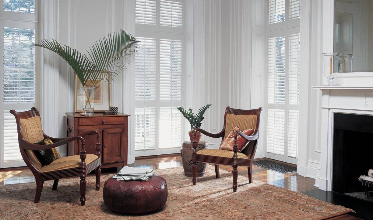 Hunter Douglas Heritance® Hardwood Shutters, Natural shutters, wooden window shutters near Galena, Illinois (IL)