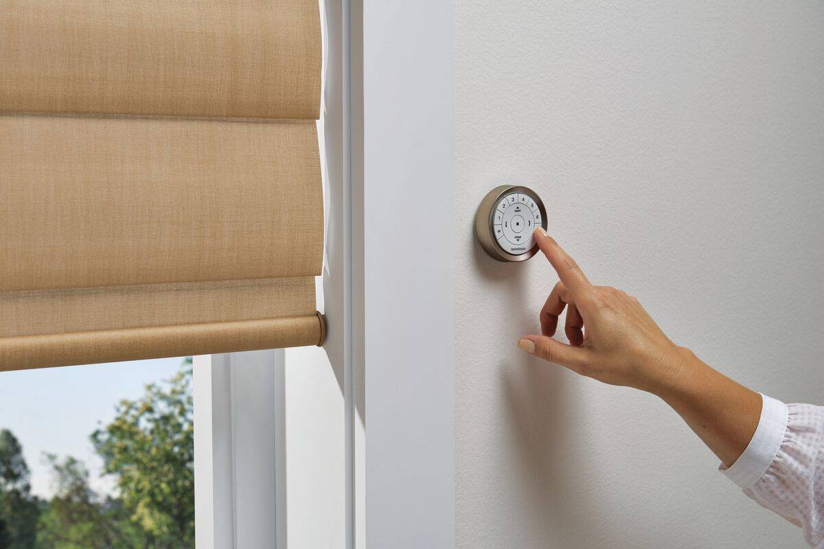 Smart Bedroom Window Treatments, Motorized Shades, Hunter Douglas PowerView® Automation near Galena, Illinois (IL)
