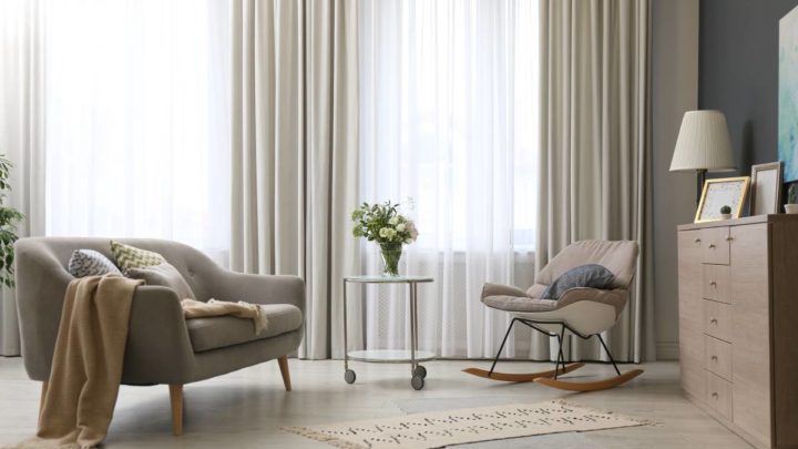 Custom drapery in a living room near Galena, IL, and Dubuque, IA